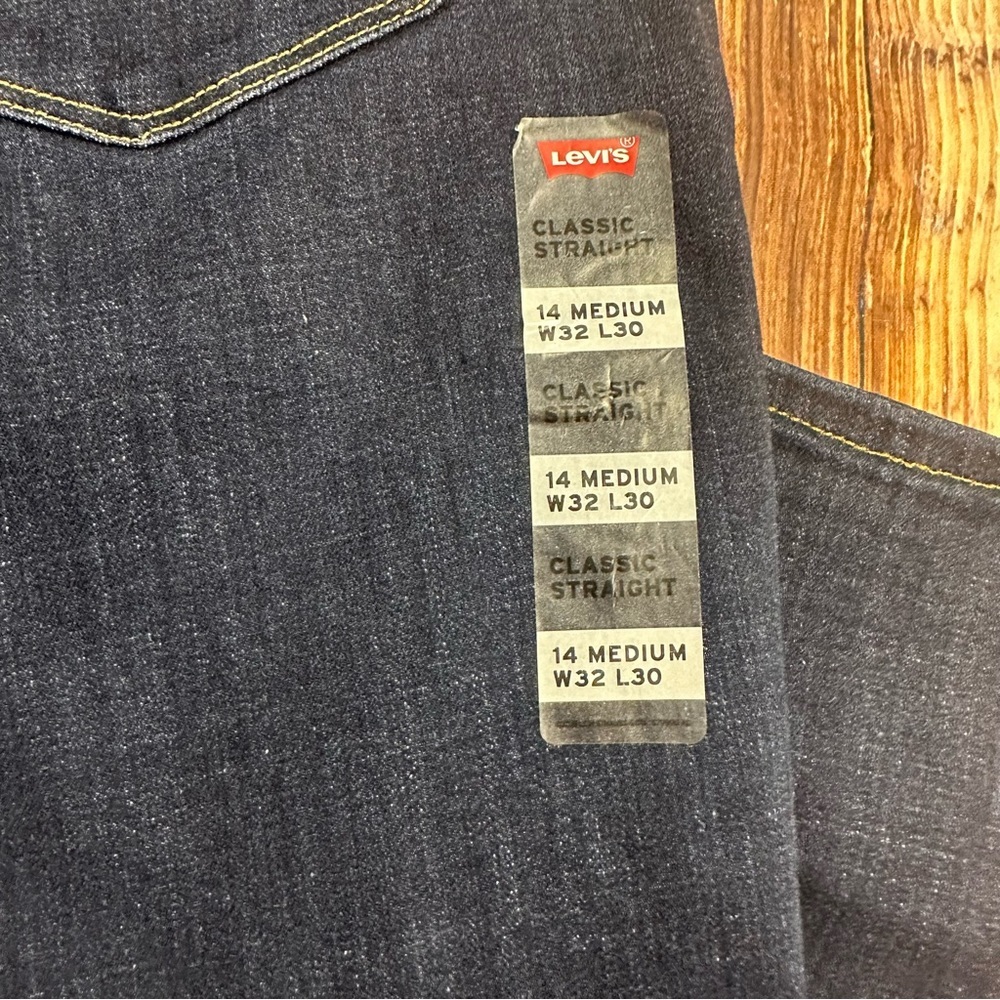 NWT Levis Classic Straight Women’s Mid Rise Jeans Size ( 14) 32x30 - Picture 11 of 16